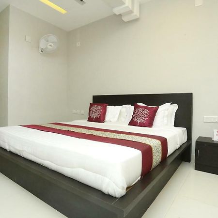 מלון ויטירי Oyo 12978 Igloo Residency מראה חיצוני תמונה