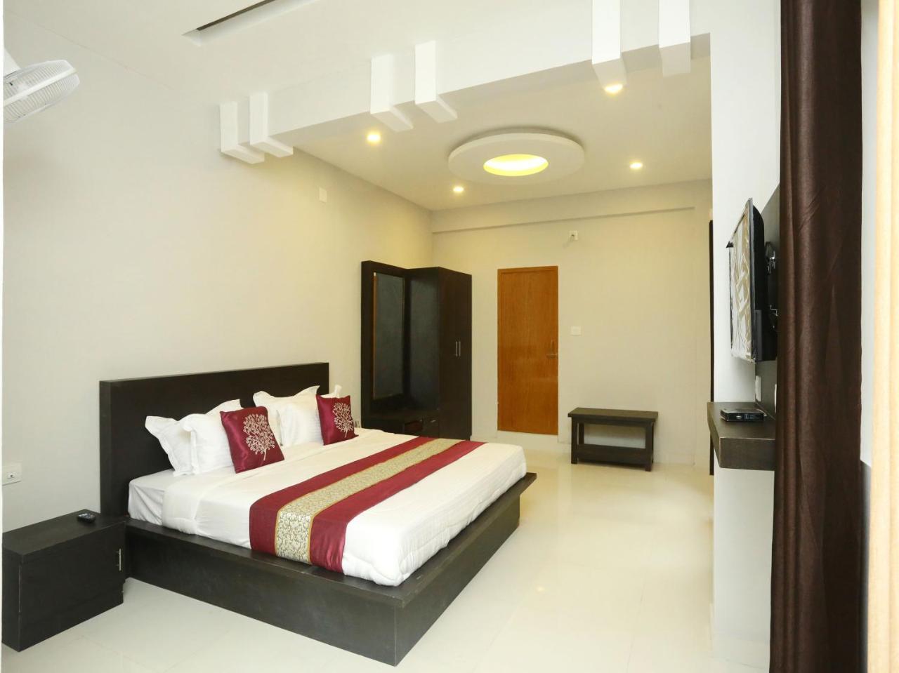 מלון ויטירי Oyo 12978 Igloo Residency מראה חיצוני תמונה