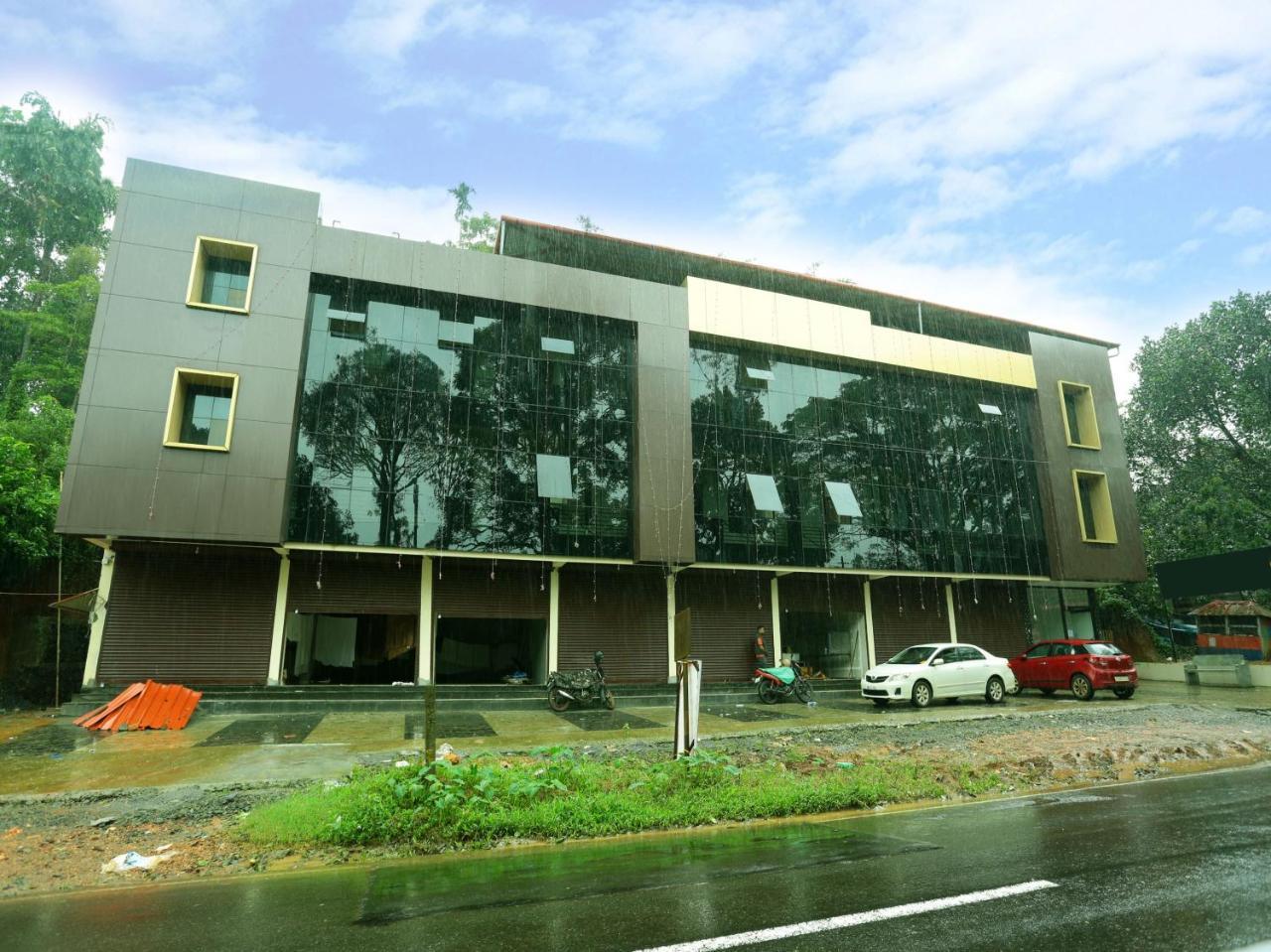 מלון ויטירי Oyo 12978 Igloo Residency מראה חיצוני תמונה